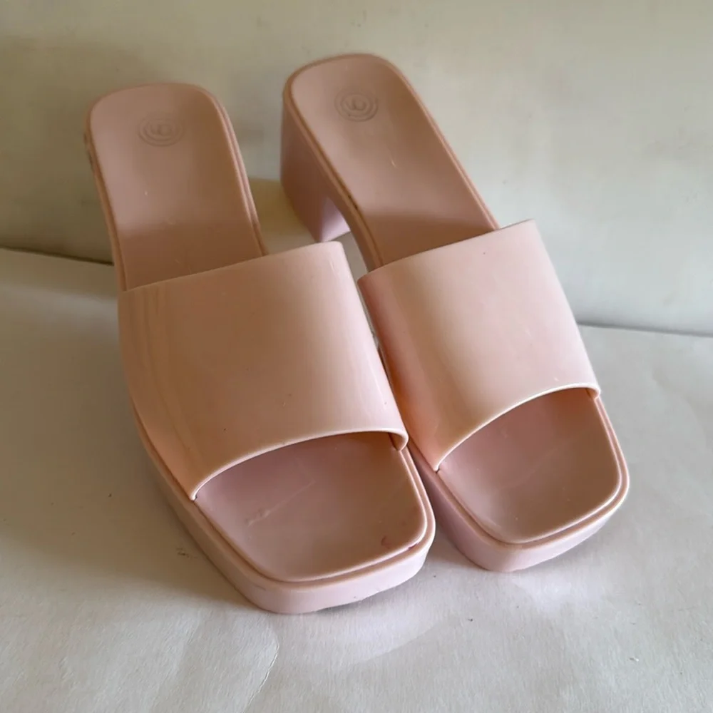 Soft pink block heel slip on platform summer slides size 8